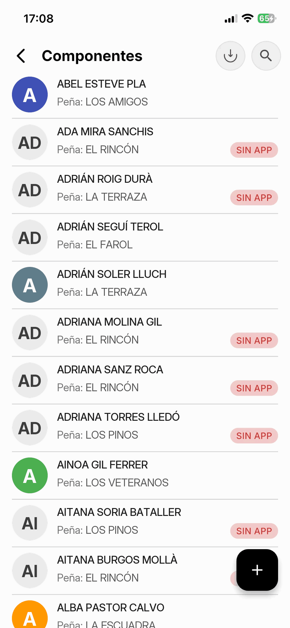 Listado de componentes en la app con su peña, la etiqueta SIN APP en quienes aún no han vinculado su perfil, el botón de exportar y el botón + para crear uno nuevo